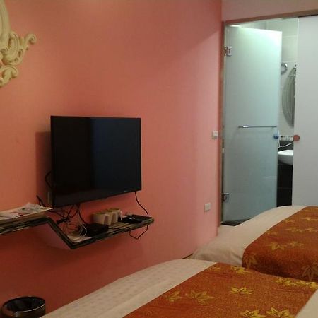 Eight View Hotel Luodong Buitenkant foto